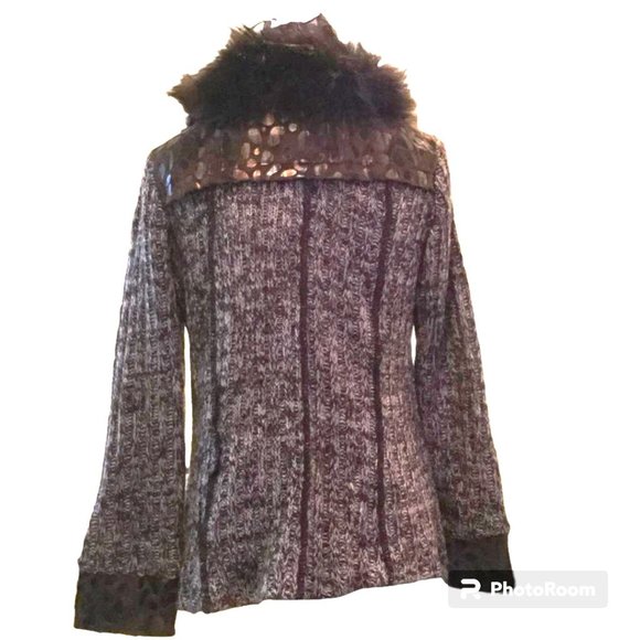 Gaby L. Eden Women's Raccoon Fur Trim Blazer - Picture 8 of 11